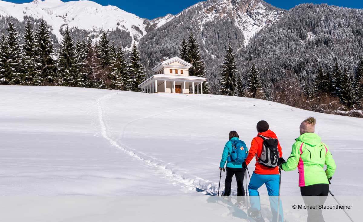Schneeschuhwanderung im Skigebiet Nassfeld in Kärnten