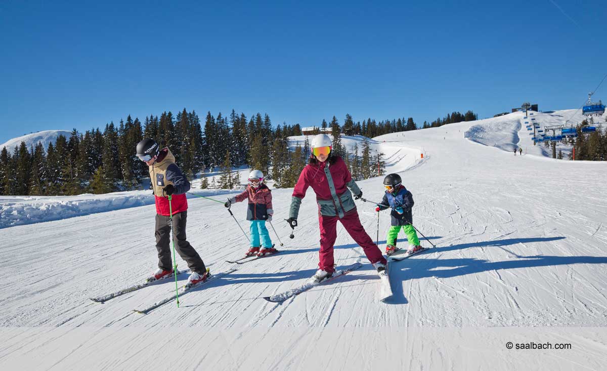 Skiurlaub mit der Familie im Skigebiet Saalbach-Hinterglemm-Fieberbrunn