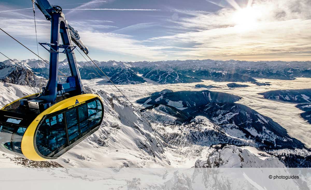 Wunderschöner Ausblick von der Gondel aus im Skigebiet Dachstein-Gletscher in der Steiermark