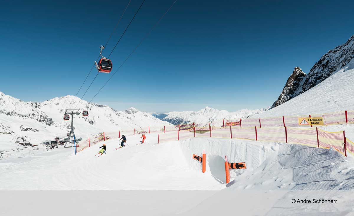 Skifahren im Stubaier Gletscher in Tirol