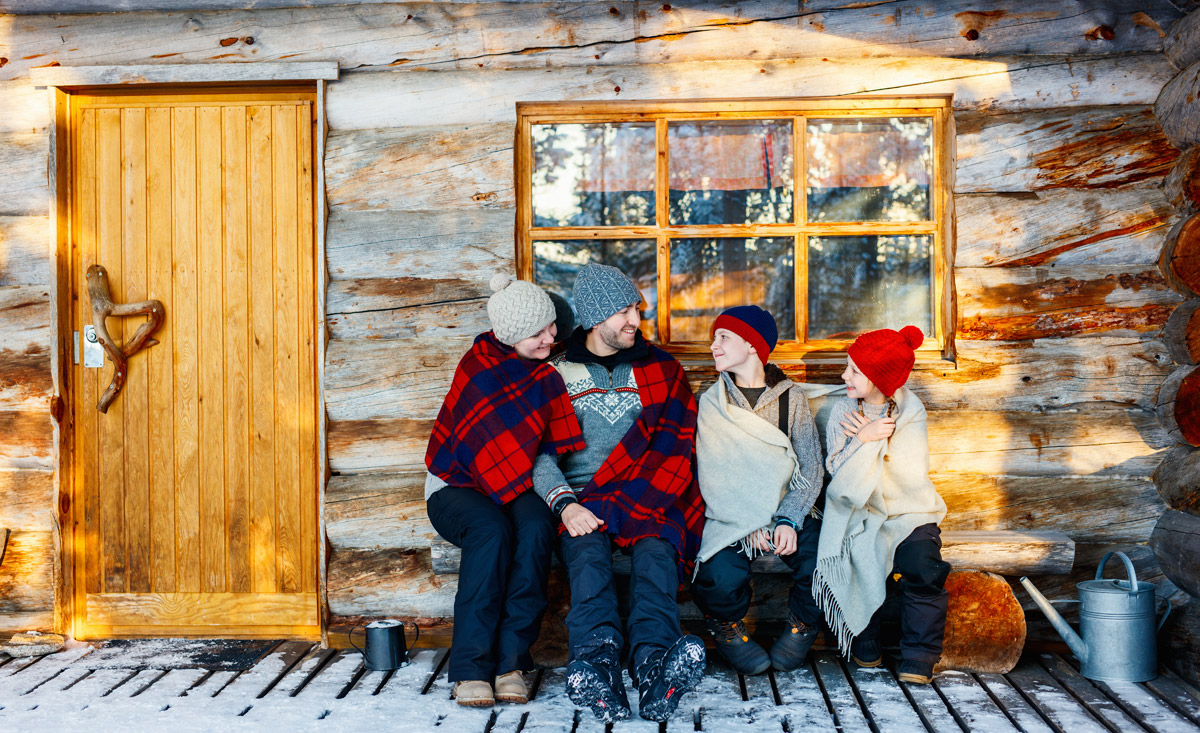 Familien-Skiurlaub in Österreich - Skifahren mit Kindern - copyright Shutterstock.com