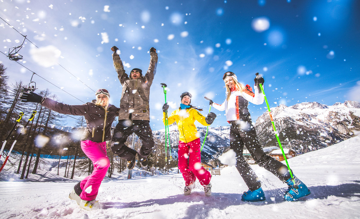 Apres-Ski und Skifahren ohne Kinder - Erwachsenen-Skiurlaub in Österreich - copyright Shutterstock.com